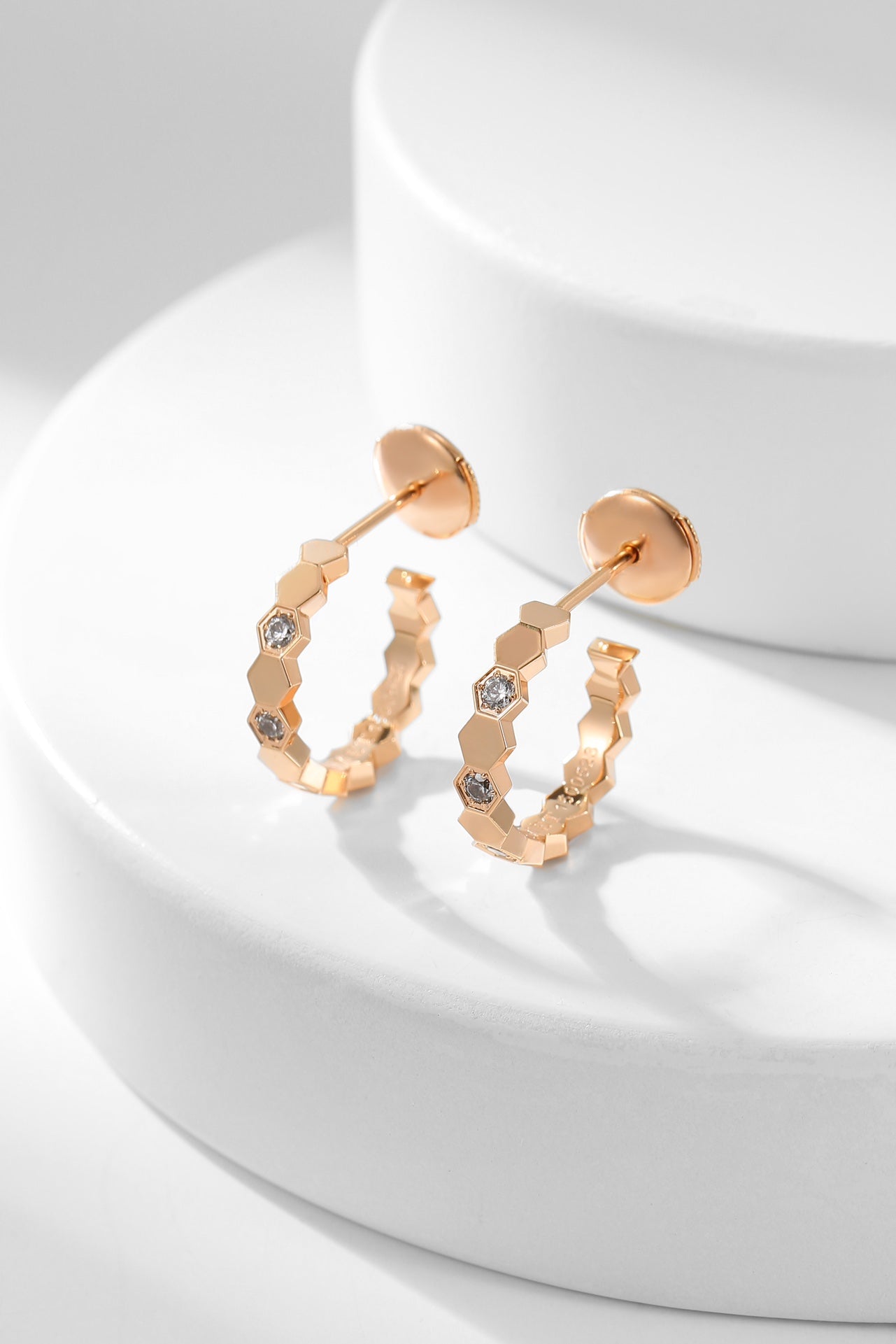 LUXEIFY BEE LOVE DIAMOND HOOP EARRINGS