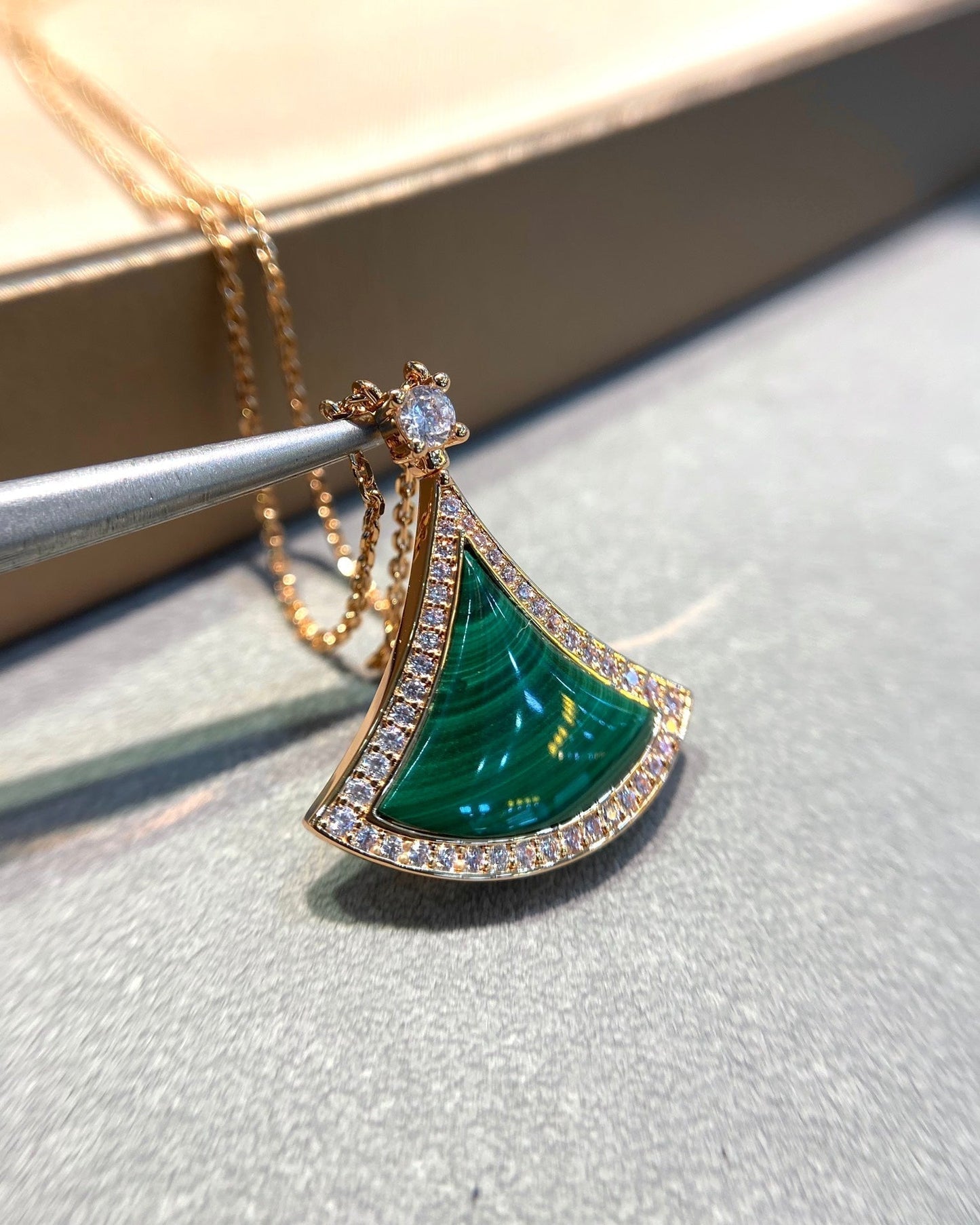 LUXEIFY DREAM MALACHITE DIAMOND PAVED PINK GOLD NECKLACE