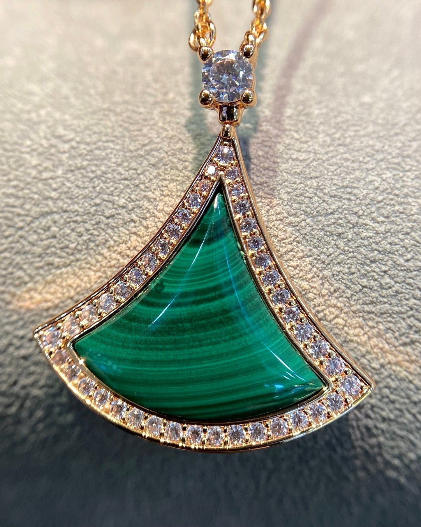 LUXEIFY DREAM MALACHITE DIAMOND PAVED PINK GOLD NECKLACE
