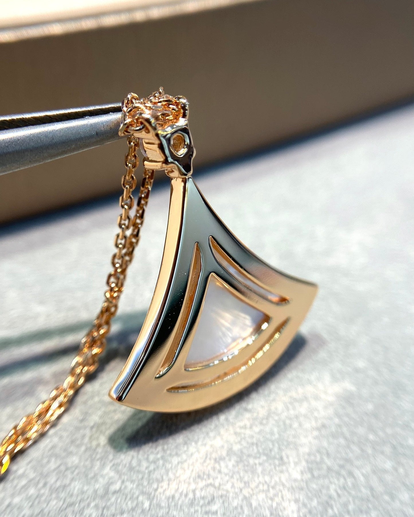 LUXEIFY DREAM MOP DIAMOND PAVED PINK GOLD NECKLACE