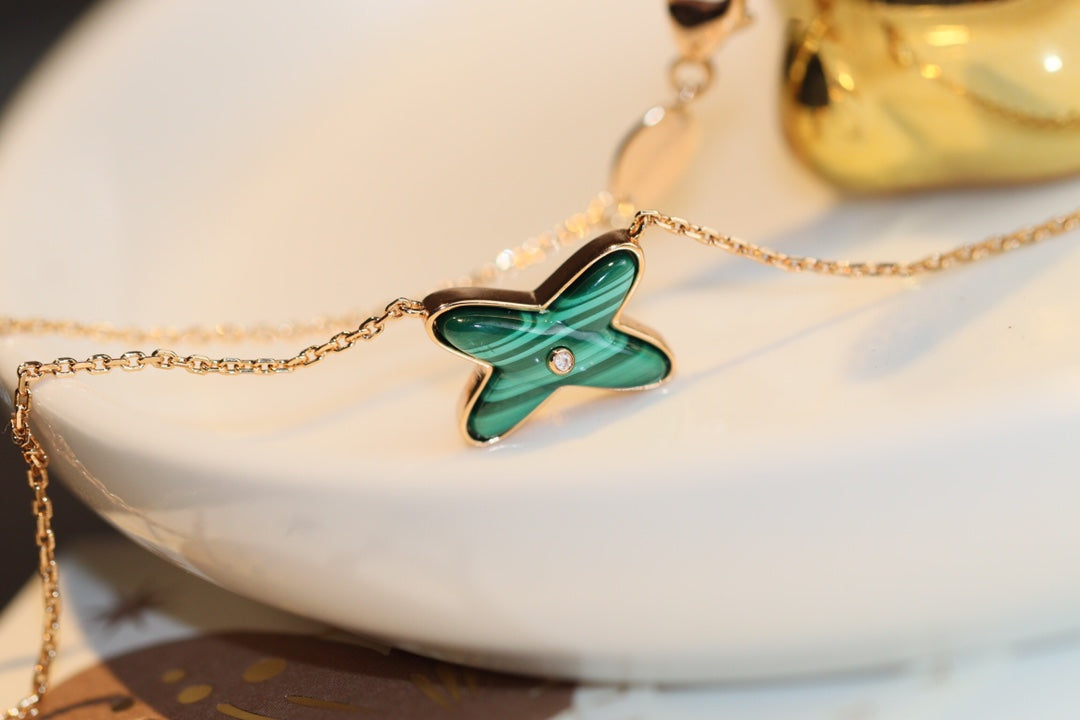 LUXEIFY JEUX MALACHITE 1 DIAMOND PINK GOLD NECKLACE