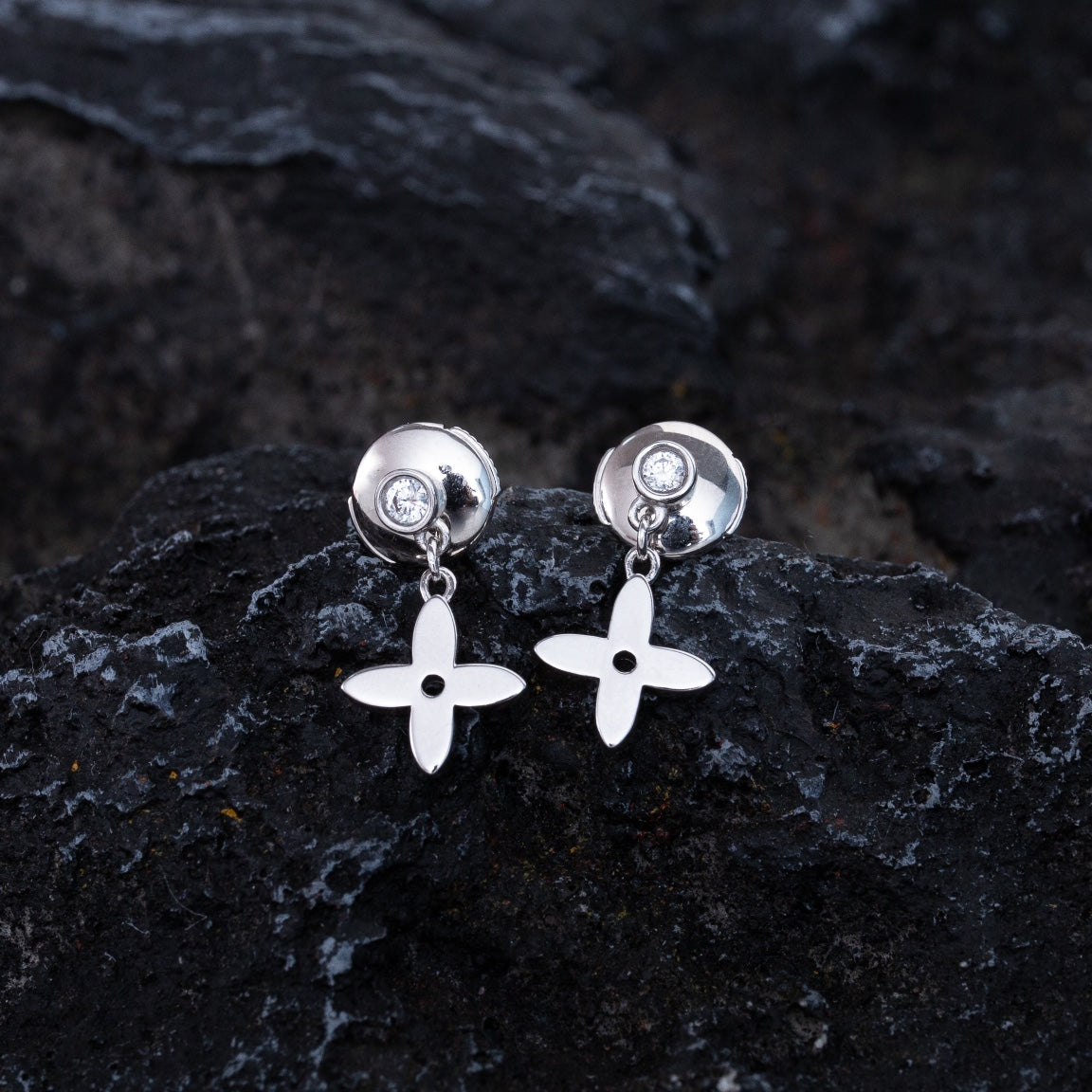 LUXEIFY VIDYLLE SILVER DIAMOND MINI DROP EARRINGS