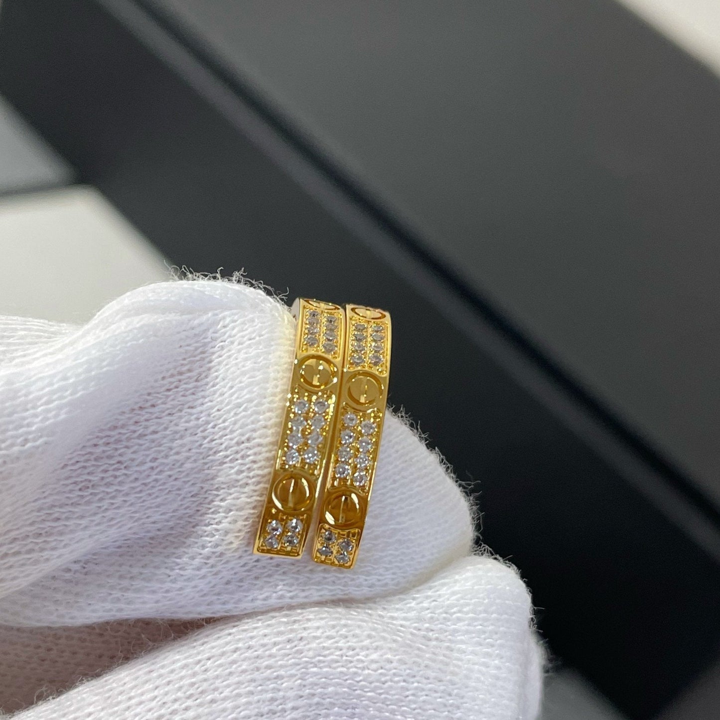 LUXEIFY LOVE DIAMOND GOLD HOOP EARRINGS