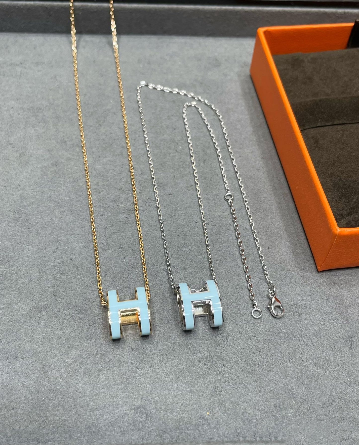 LUXEIFY POP H SKY BLUE NECKLACE