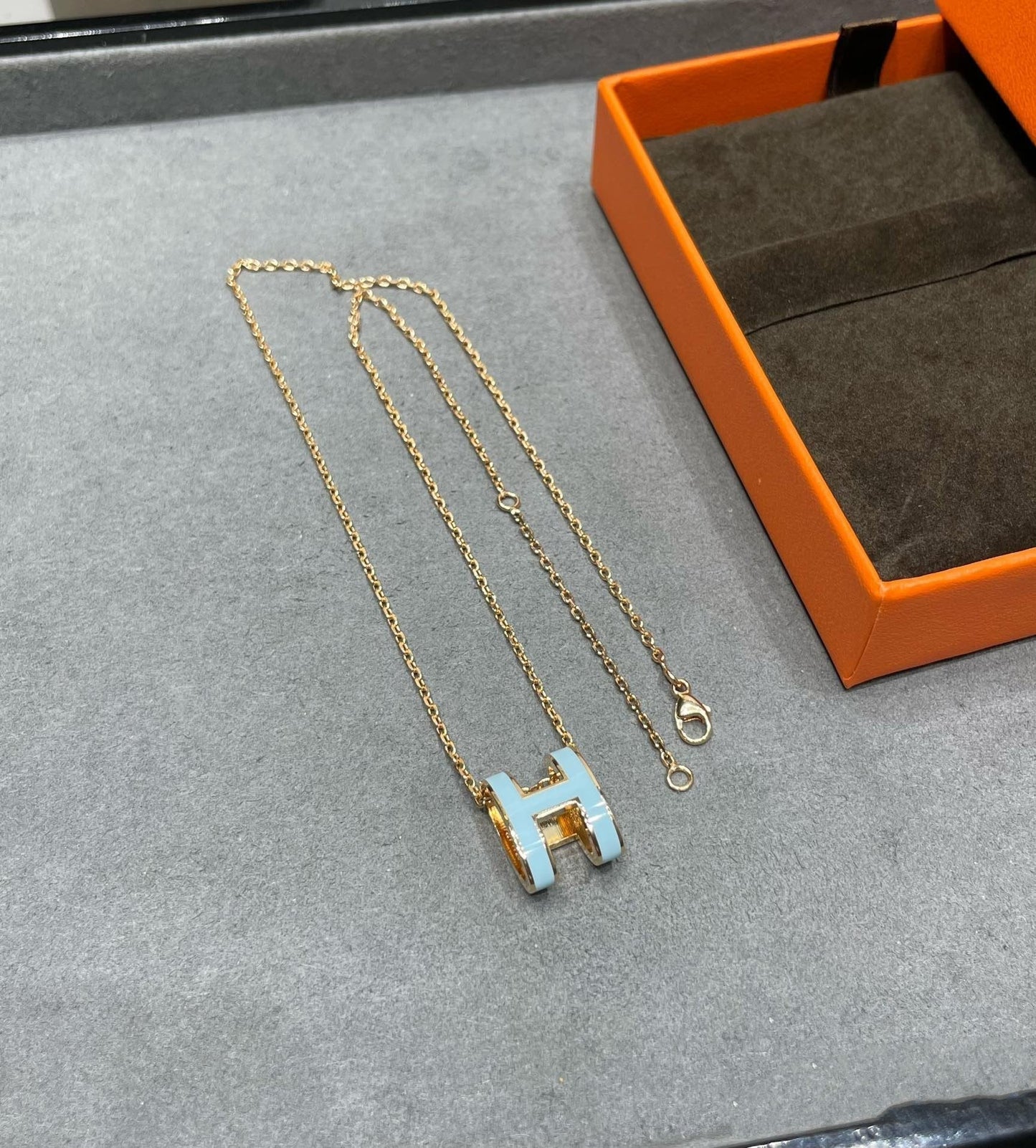 LUXEIFY POP H SKY BLUE NECKLACE