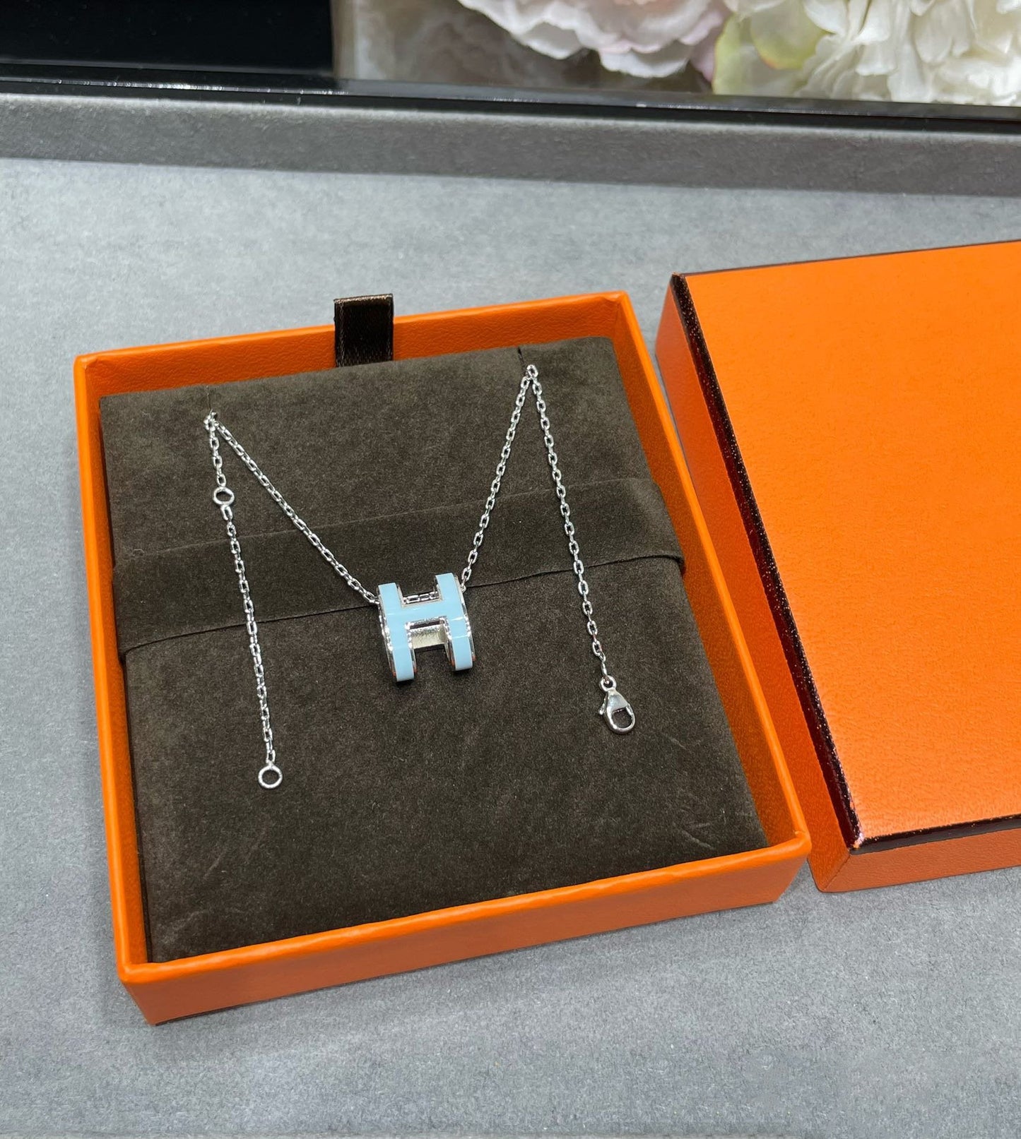 LUXEIFY POP H SKY BLUE NECKLACE