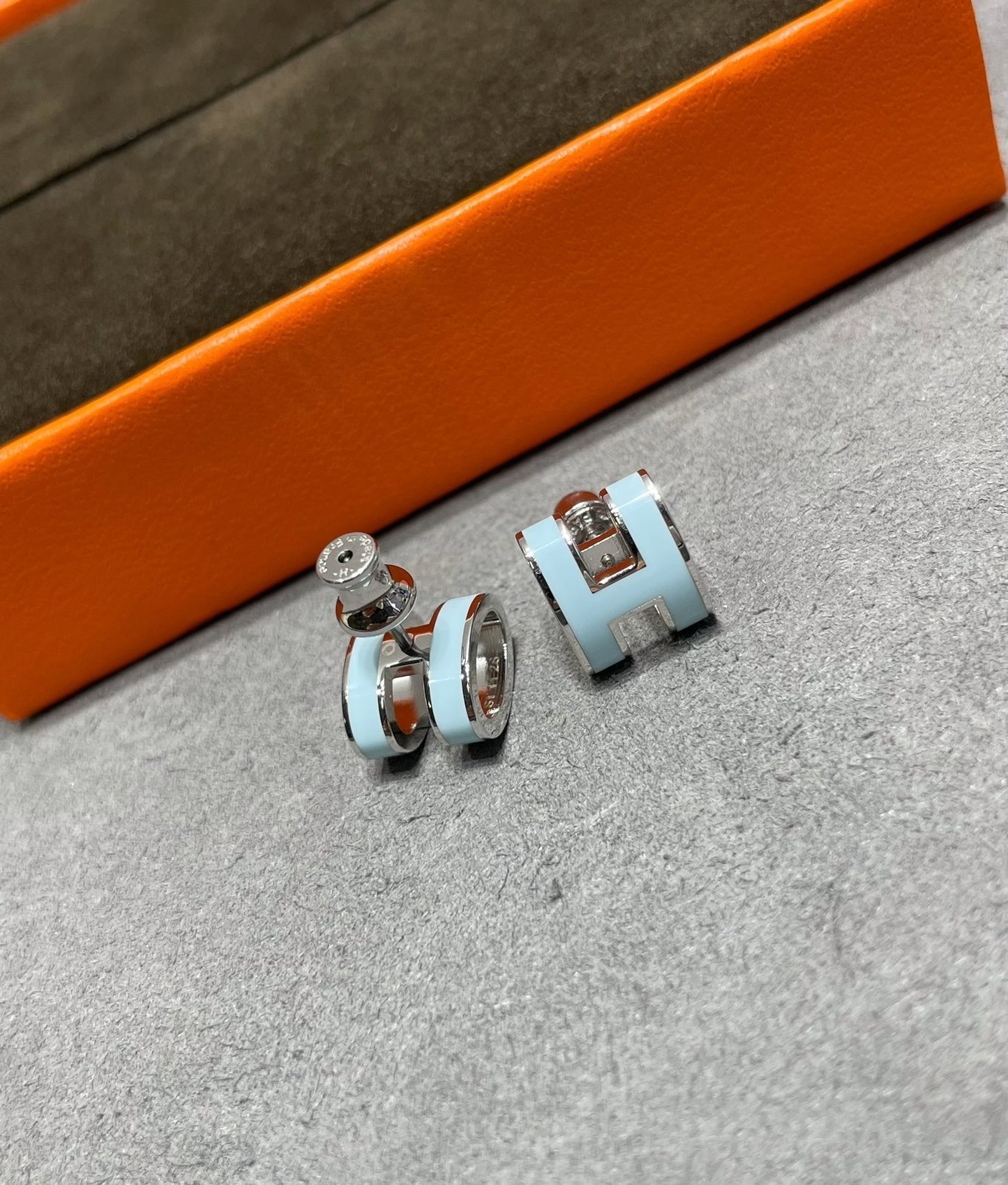 LUXEIFY POP H SKY BLUE STUD EARRINGS