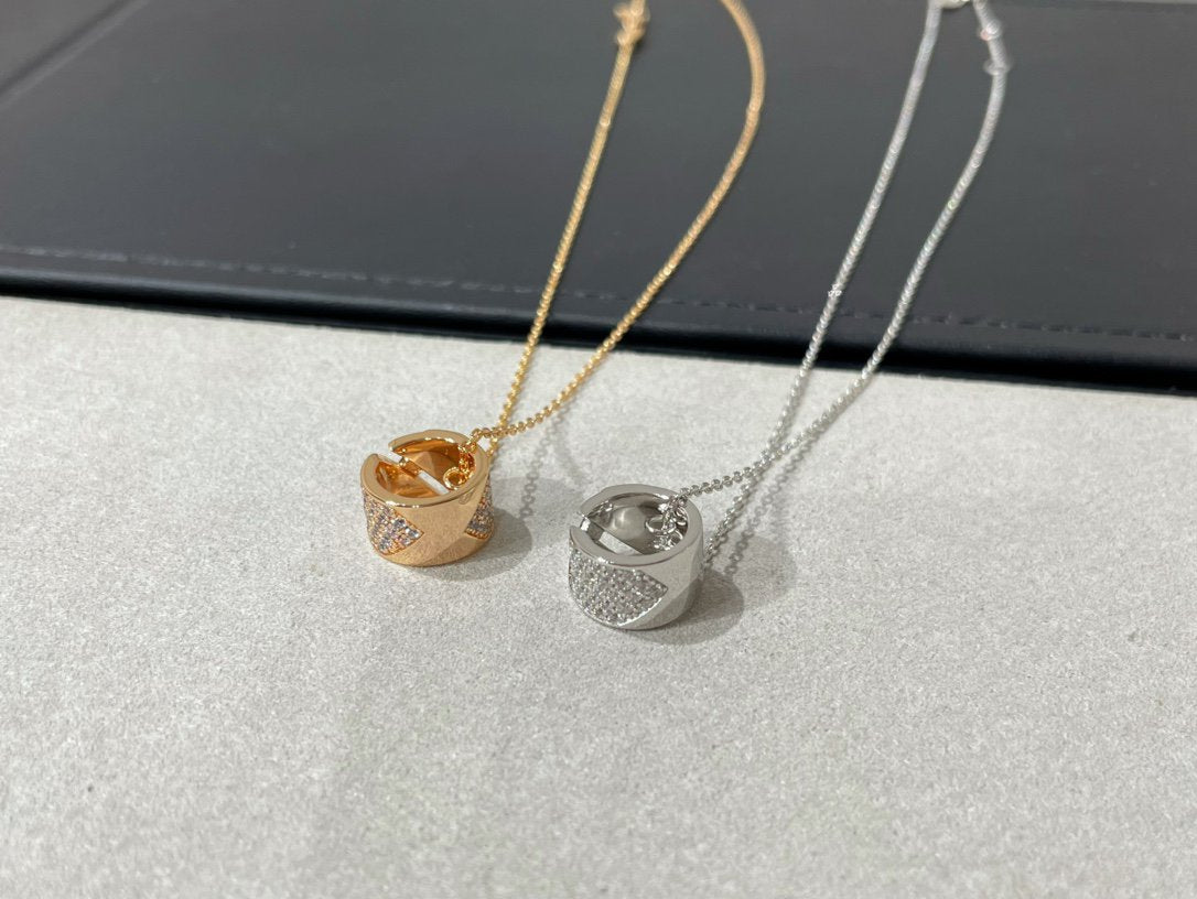 LUXEIFY LIENS EVIDENCE DIAMOND PAVED NECKLACE