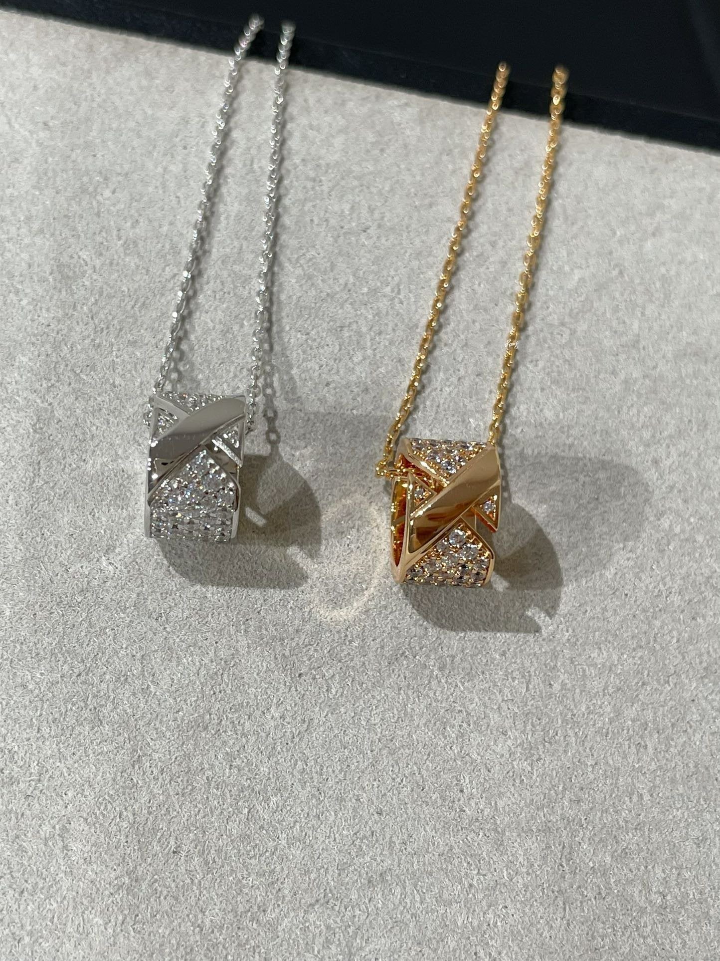 LUXEIFY LIENS EVIDENCE DIAMOND PAVED NECKLACE