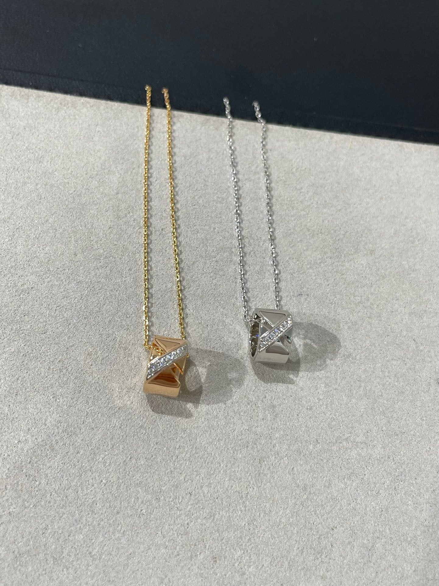 LUXEIFY LIENS EVIDENCE DIAMOND NECKLACE