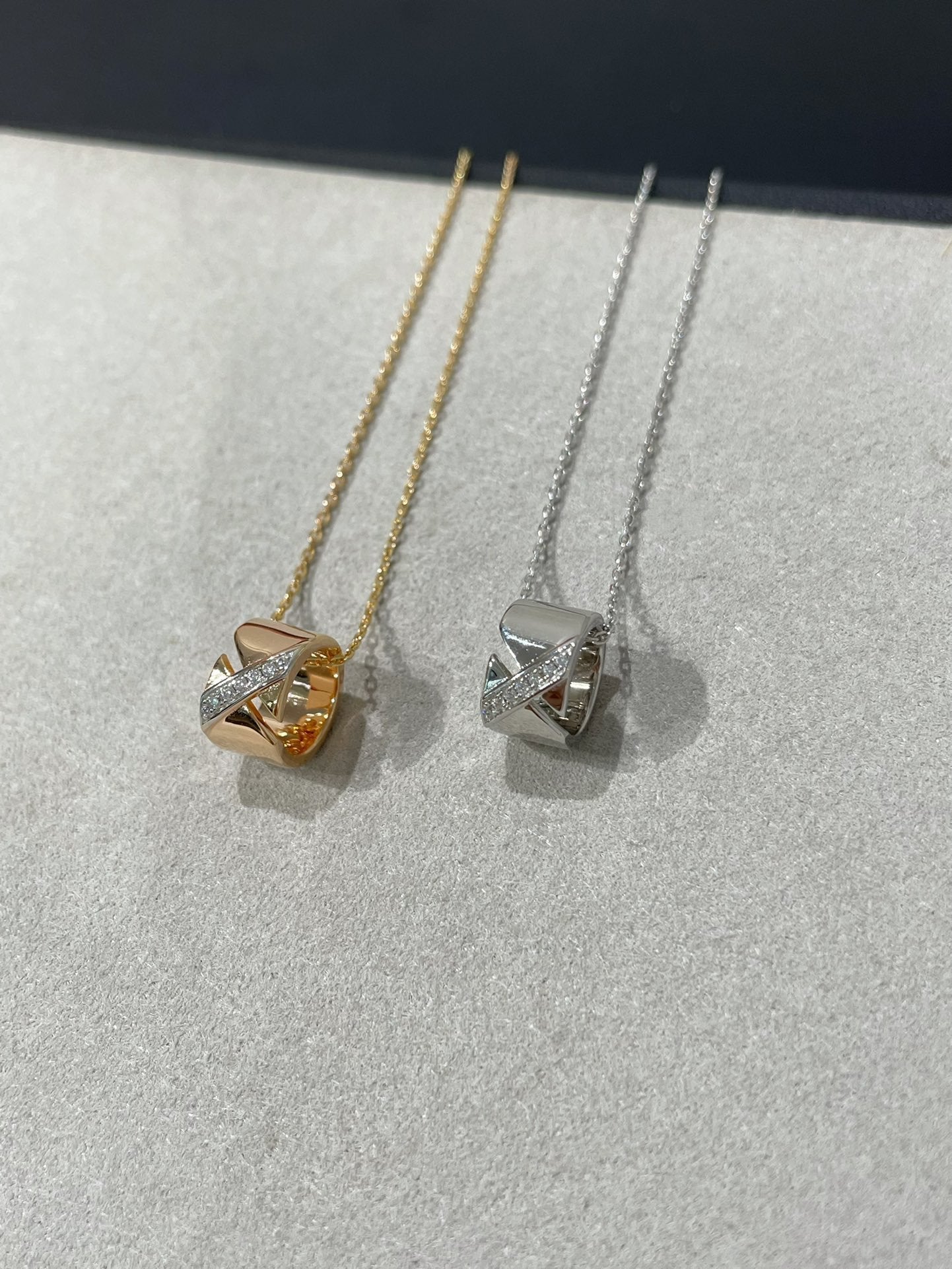 LUXEIFY LIENS EVIDENCE DIAMOND NECKLACE