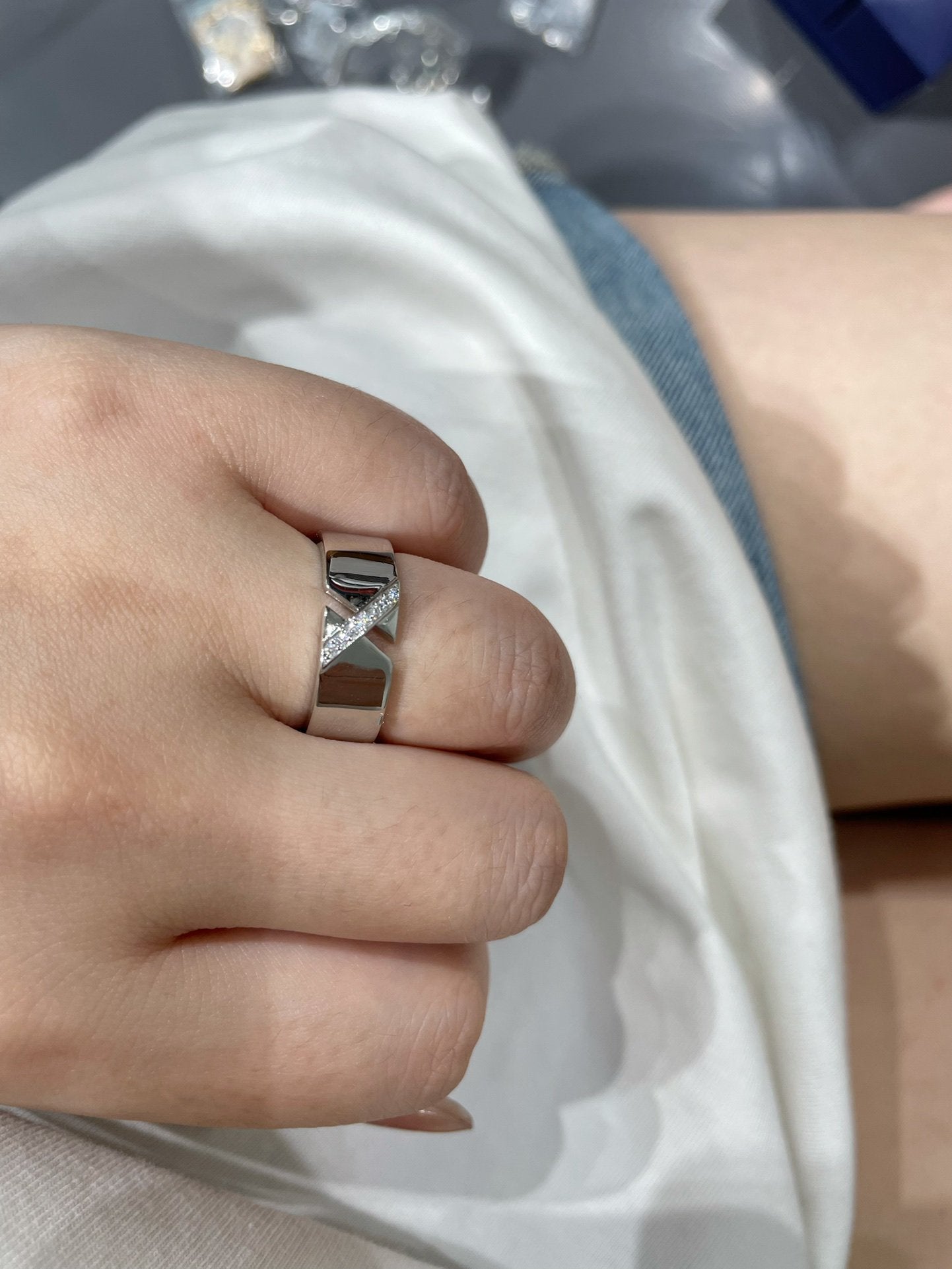 LUXEIFY LIENS EVIDENCE DIAOMOND RING