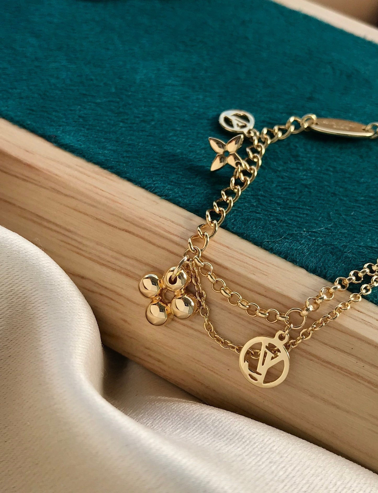 LUXEIFY BLOOMING PINK GOLD MOP BRACELET