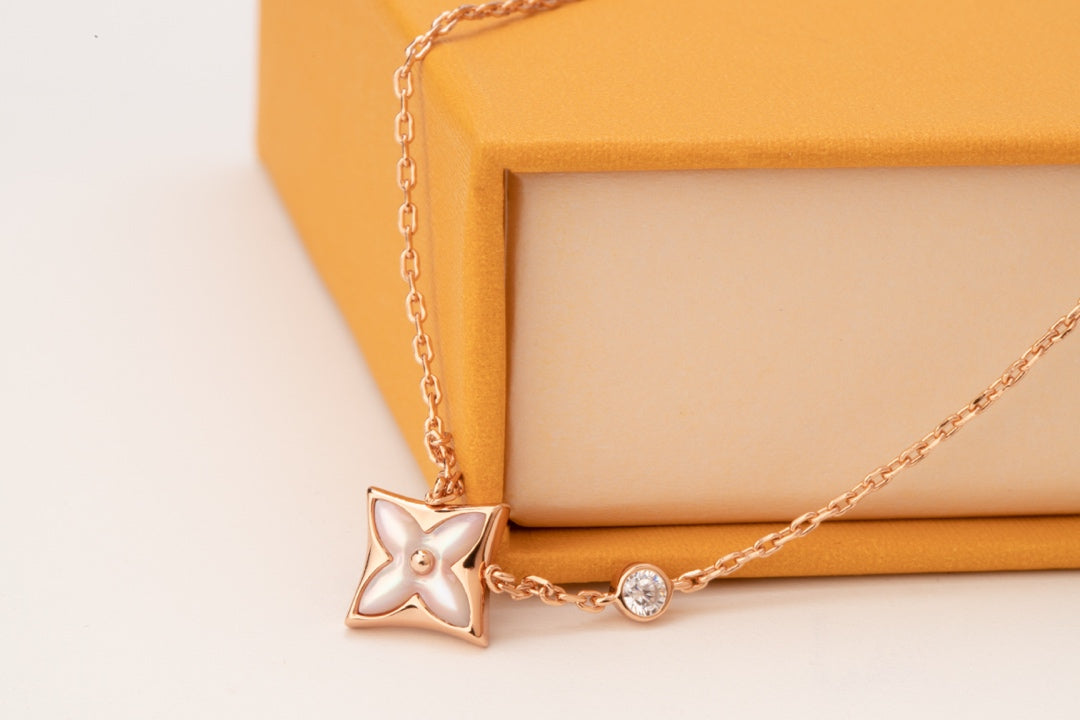 LUXEIFY STAR PINK MOP 1 DIAMOND PINK GOLD NECKLACE