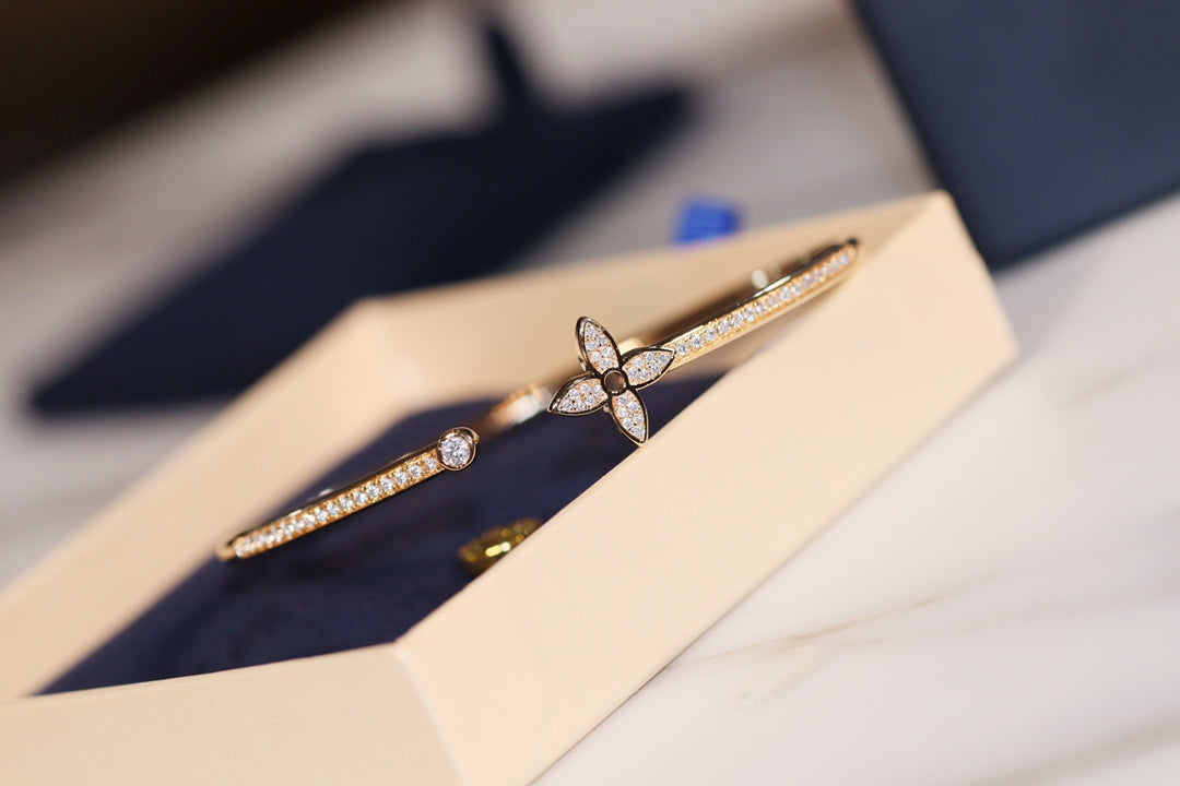 LUXEIFY IDYLLE GOLD OPEN BRACELET DIAMOND PAVED