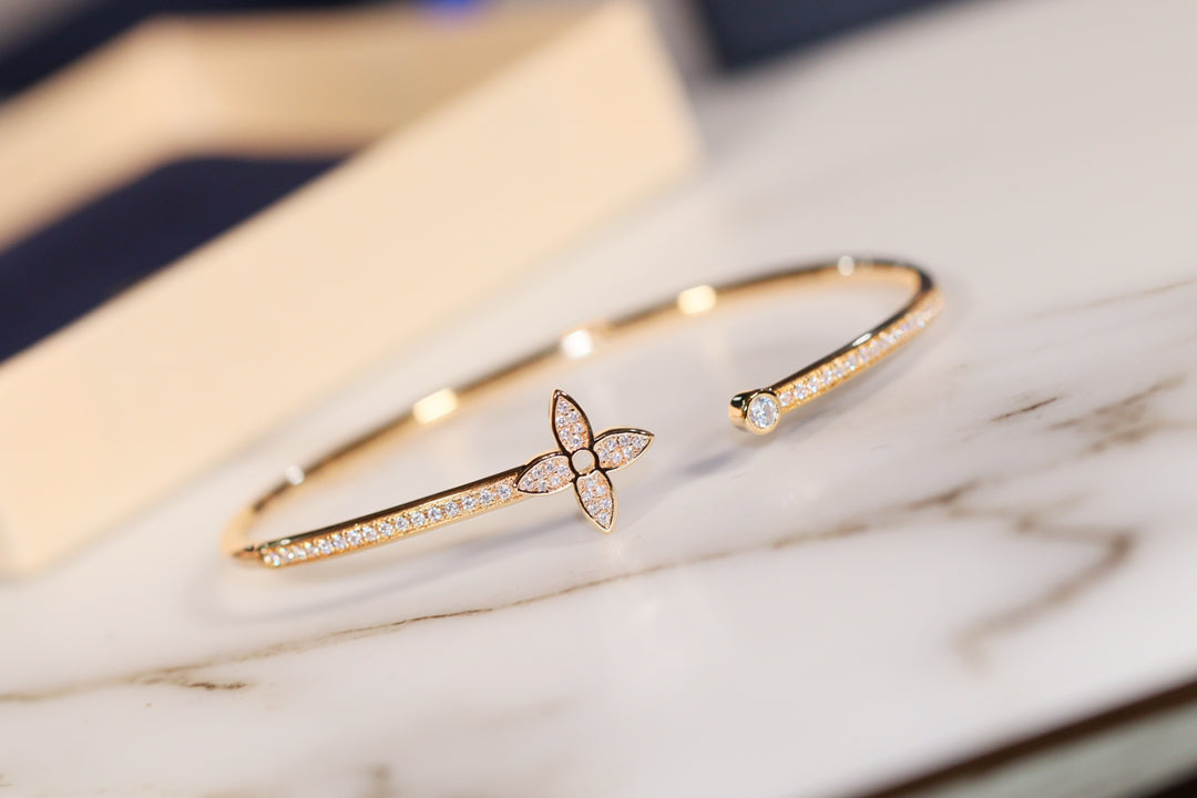 LUXEIFY IDYLLE GOLD OPEN BRACELET DIAMOND PAVED