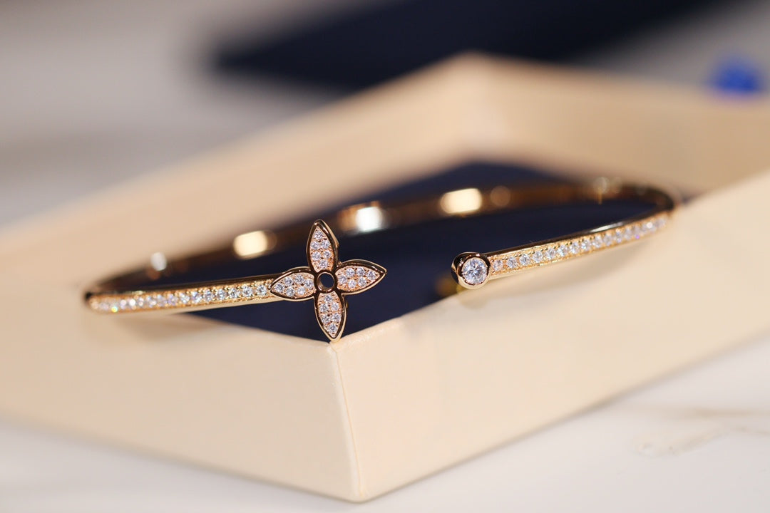 LUXEIFY IDYLLE GOLD OPEN BRACELET DIAMOND PAVED