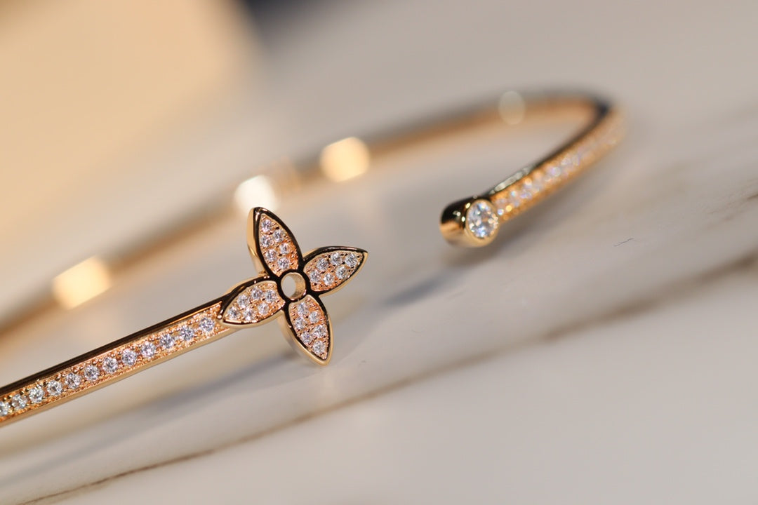 LUXEIFY IDYLLE GOLD OPEN BRACELET DIAMOND PAVED