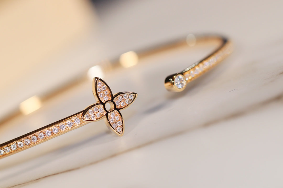 LUXEIFY IDYLLE GOLD OPEN BRACELET DIAMOND PAVED