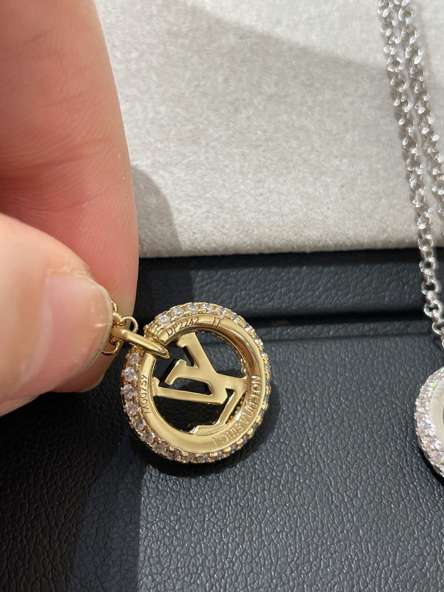 LUXEIFY BY NIGHT DIAMOND PAVED NECKLACE