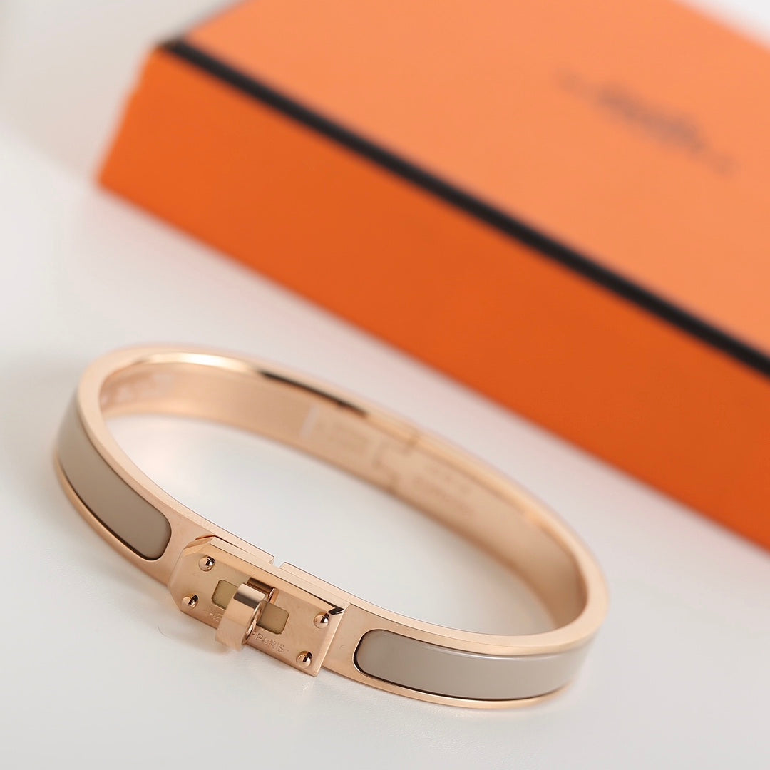LUXEIFY HM KELLY GREY BRACELET