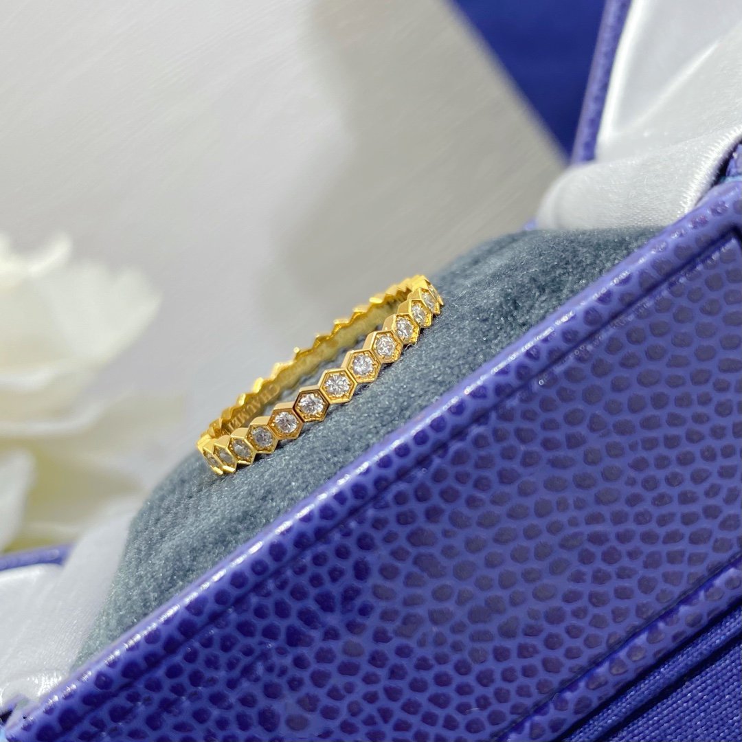 LUXEIFY BEE LOVE DIAMOND PAVED SMALL RING