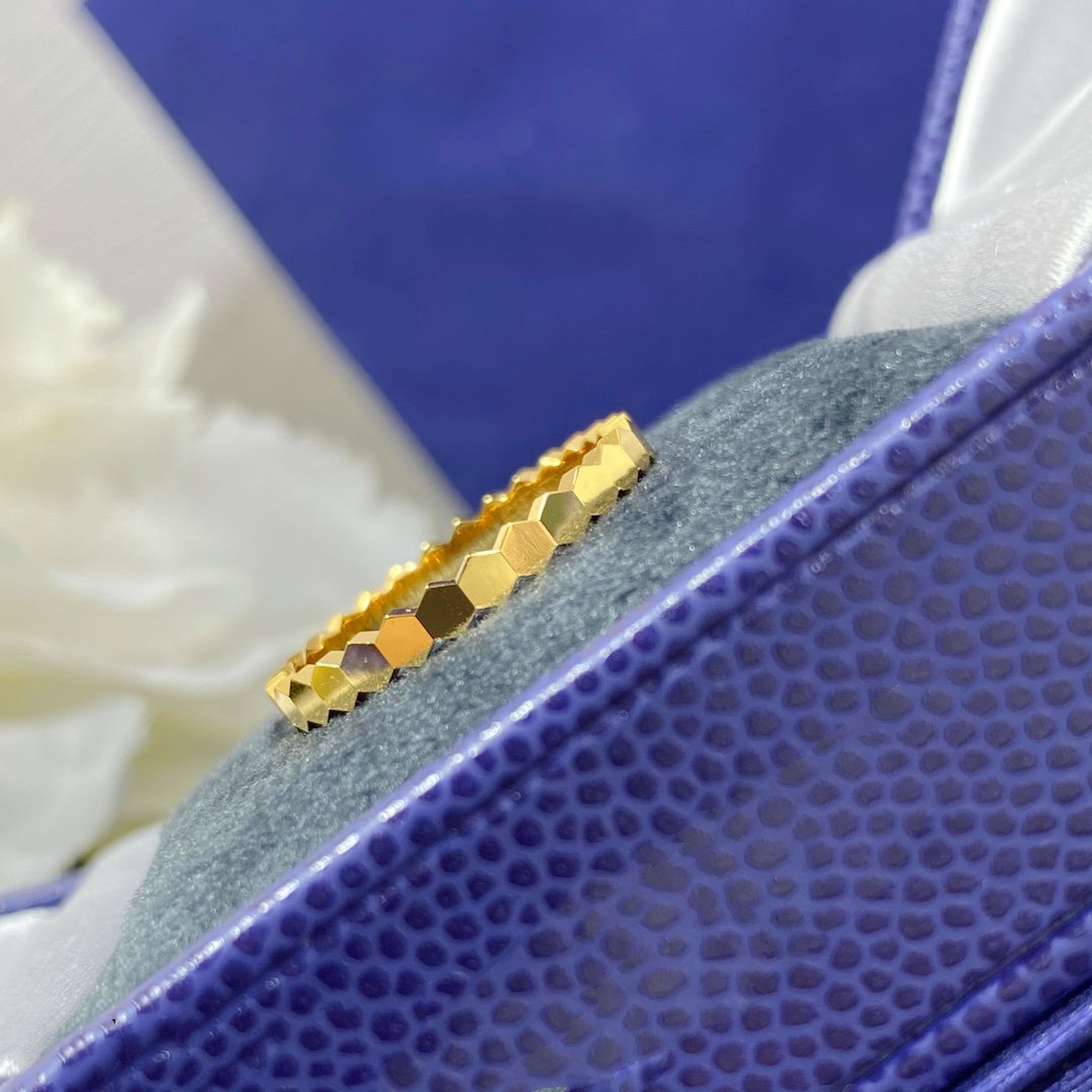 LUXEIFY BEE LOVE SMALL RING