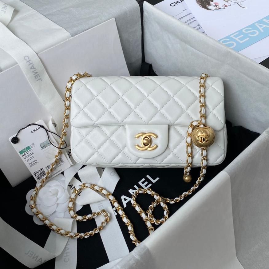 FLAP BAG 20CM GOLD HARDWARE BLACK LAMBSKIN