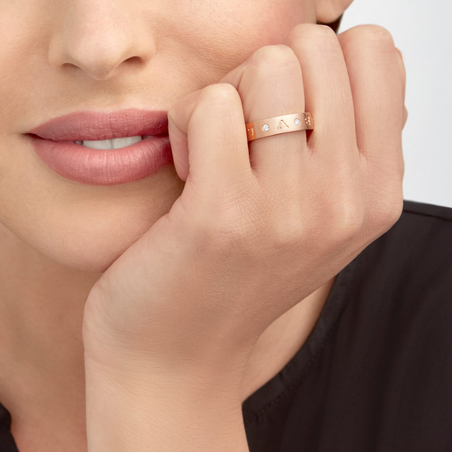 LUXEIFY ZERO 1 ESSENTIAL PINK GOLD BAND WITH DIAMONDS RING