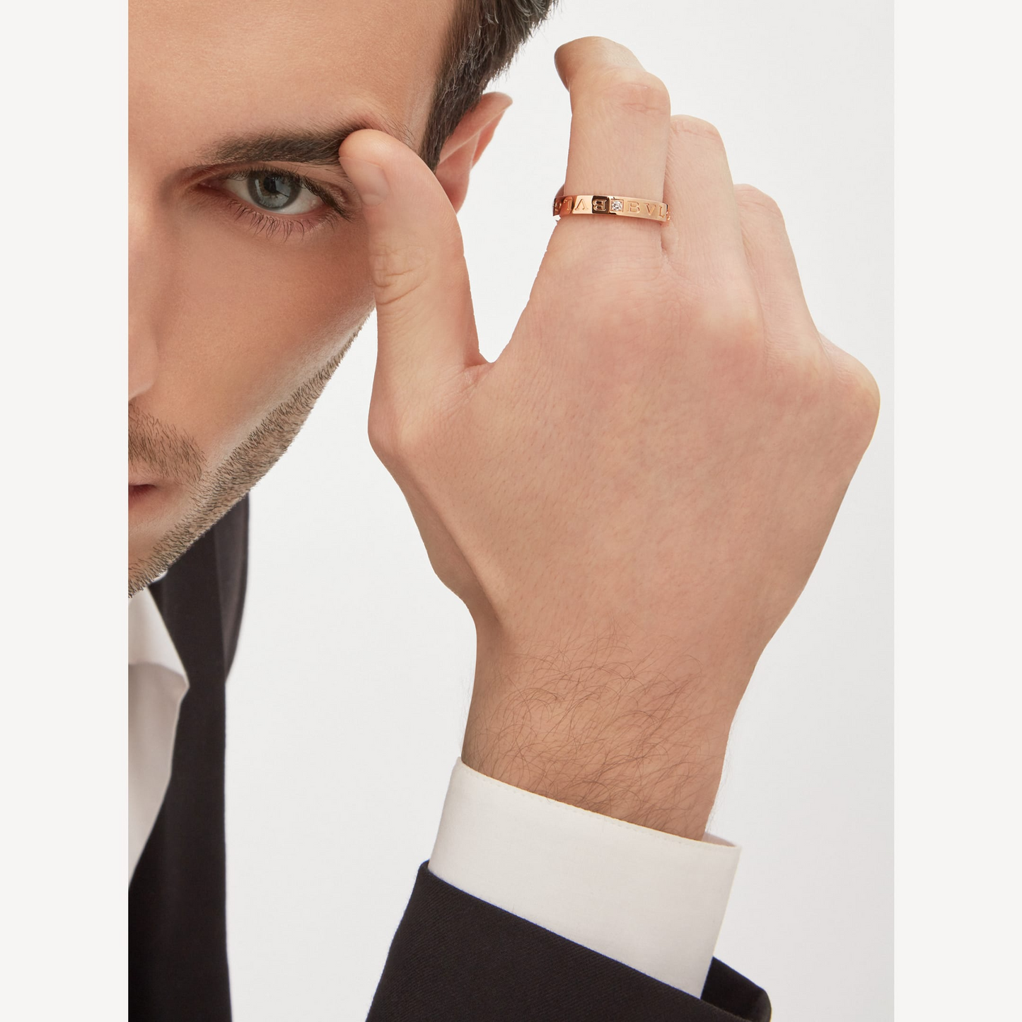 LUXEIFY ZERO 1 ESSENTIAL WITH A DIAMOD RING