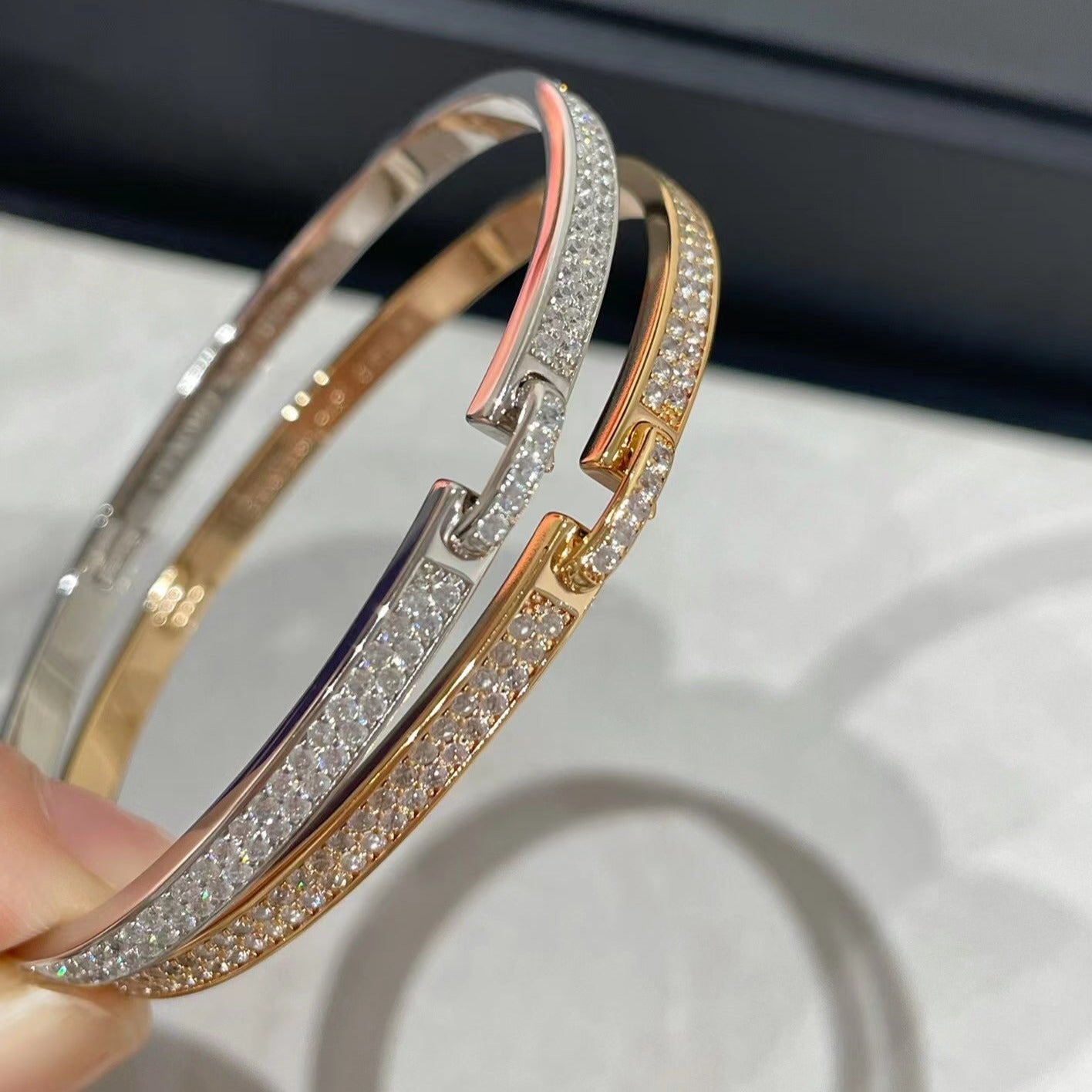 LUXEIFY LIENS VIDENCE DIAMOND PAVED BRACELET