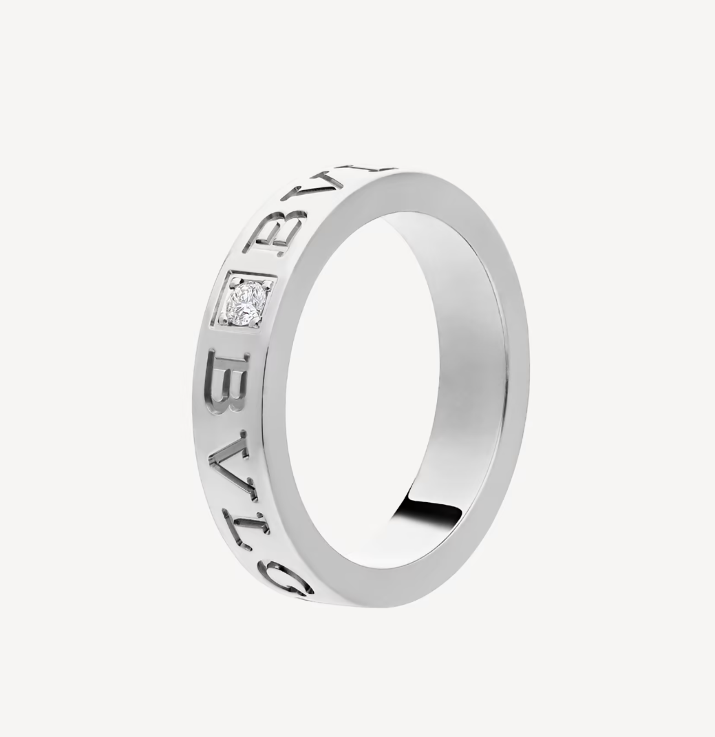 LUXEIFY ZERO 1 ESSENTIAL WITH A DIAMOD RING