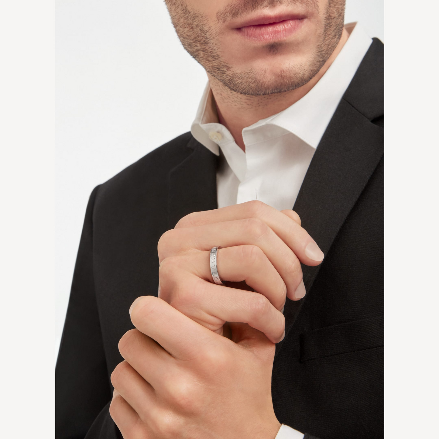 LUXEIFY ZERO 1 ESSENTIAL WITH A DIAMOD RING