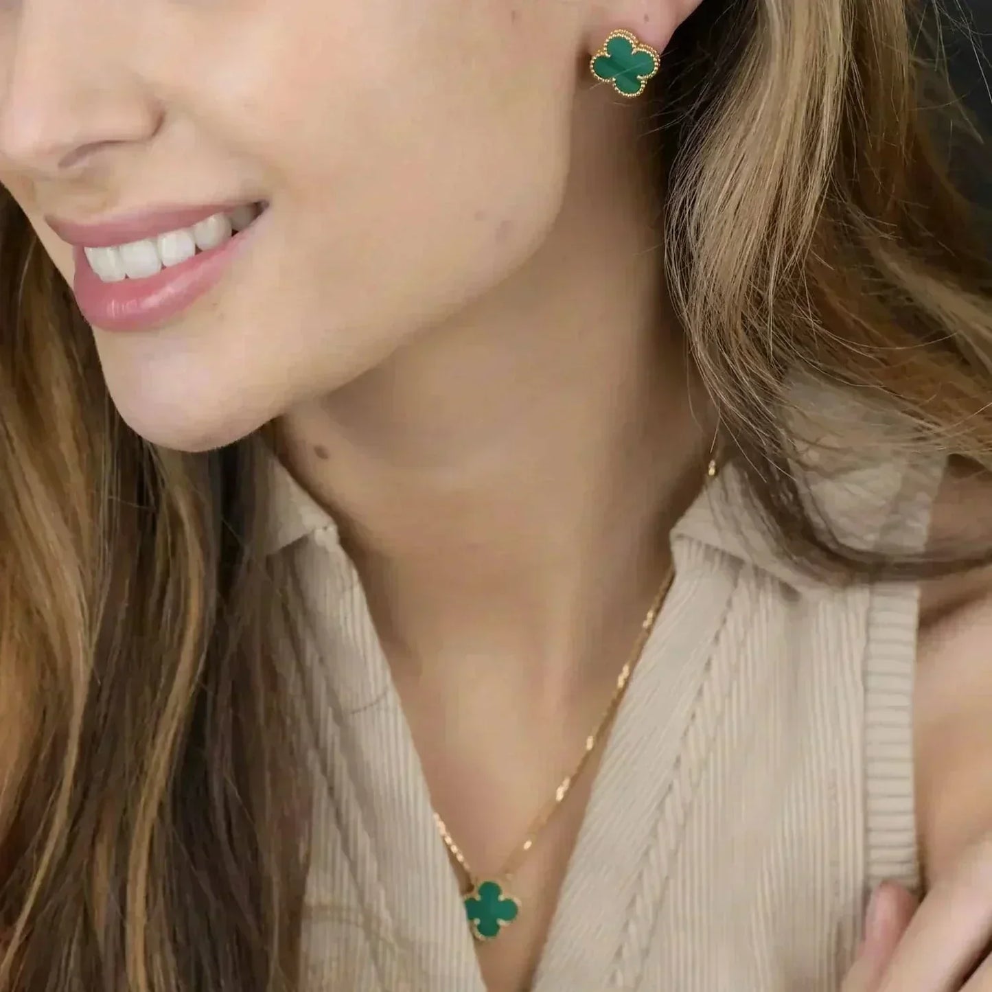 CLOVER MINI 9.5MM MALACHITE EARRINGS