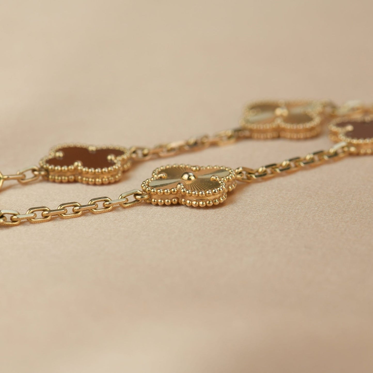 CLOVER 5 MOTIFS CARNELIAN GOLD BRACELET
