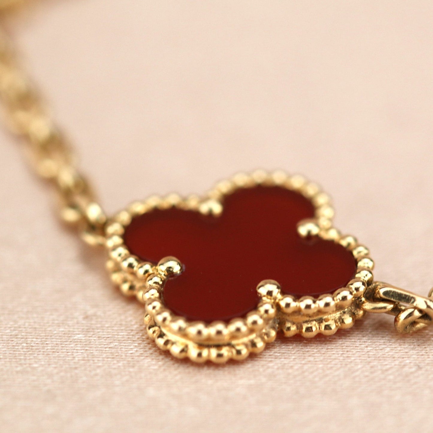 CLOVER 5 MOTIFS RED AGATE BRACELET