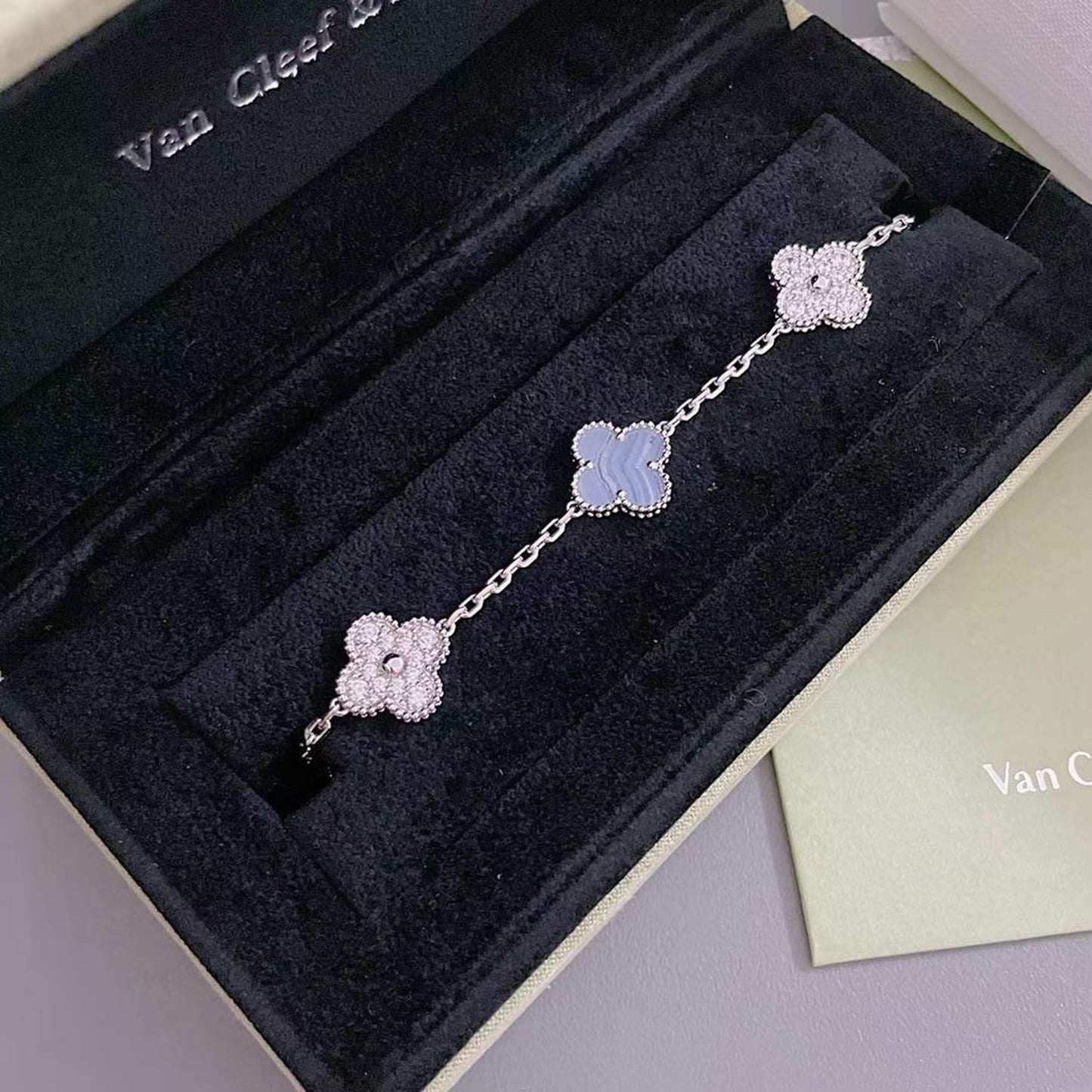 CLOVER 5 MOTIF DIAMOND PURPLE CHALCEDONY BRACELET SILVER