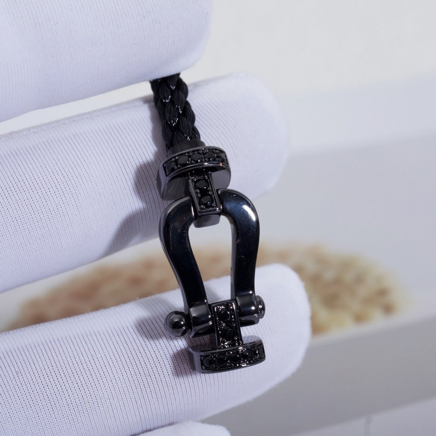 LUXEIFY FORCE LARGE SERIES HORSESHOE BLACK SAMURAI BRACELET