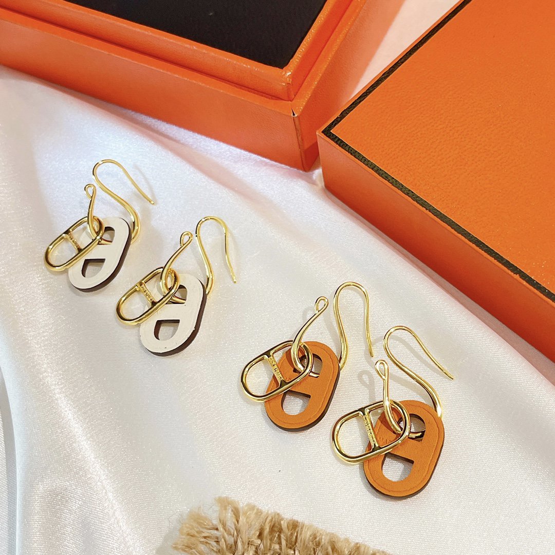 LUXEIFY HM O'MAILLON GOLD EARRINGS