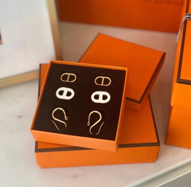 LUXEIFY HM O'MAILLON GOLD EARRINGS