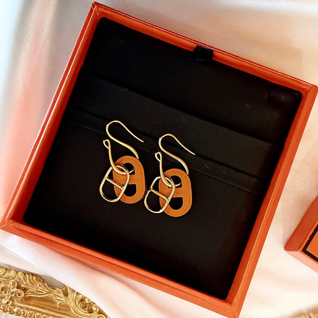 LUXEIFY HM O'MAILLON GOLD EARRINGS
