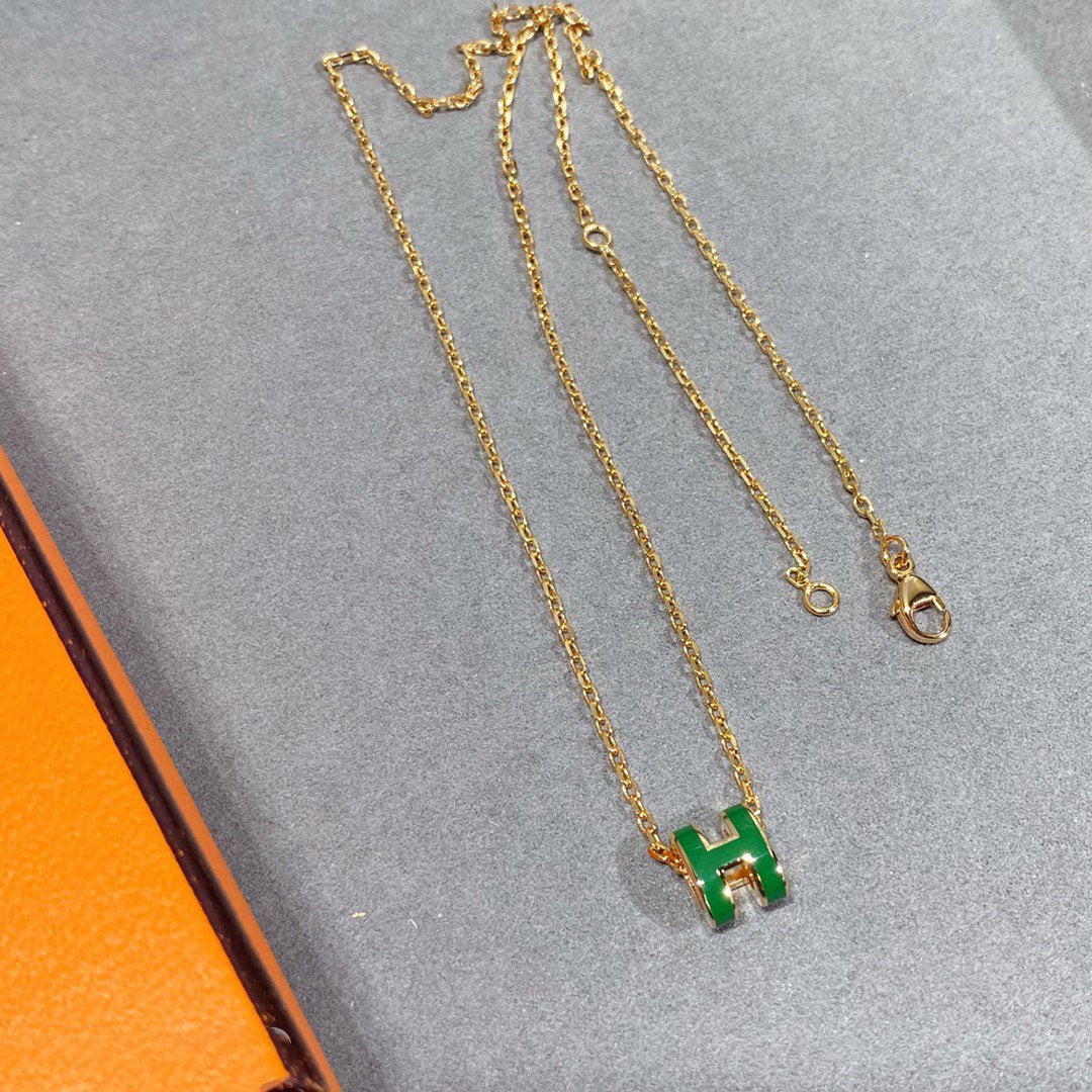 LUXEIFY POP H GREEN NECKLACE SILVER AND GOLD
