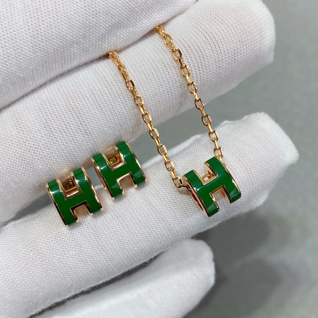 LUXEIFY POP H GREEN NECKLACE SILVER AND GOLD