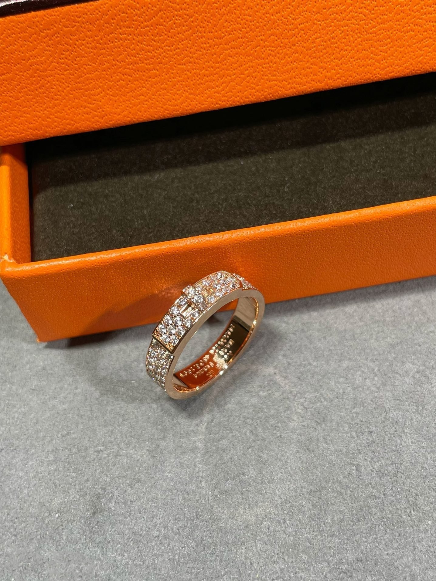 LUXEIFY KELLY PINK GOLD DIAMOND RING