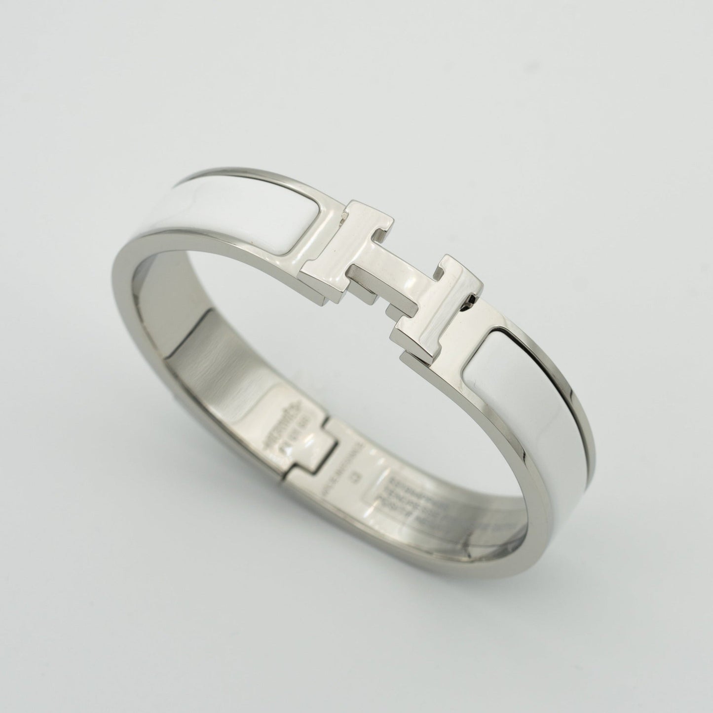 LUXEIFY H WHITE BRACELET