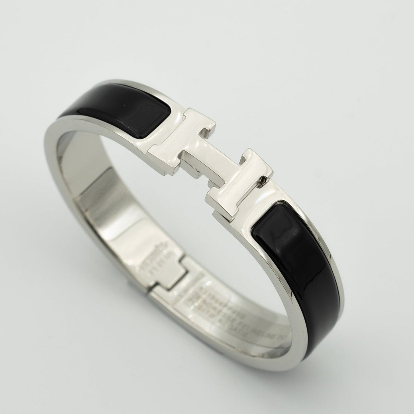 LUXEIFY H BLACK BRACELET