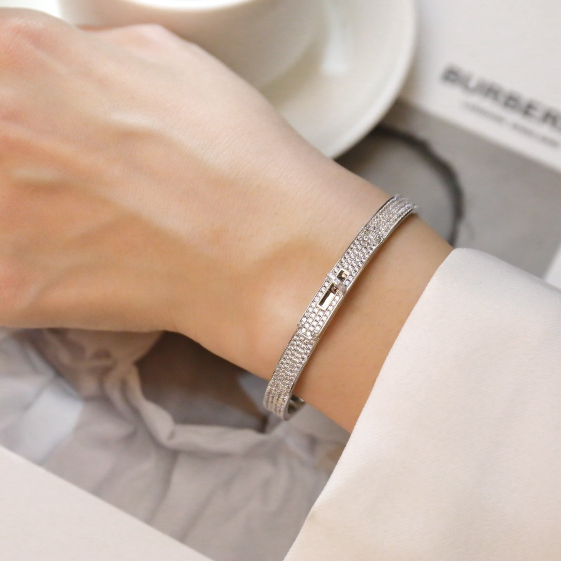 LUXEIFY KELLY BRACELET DIAMOND PAVED