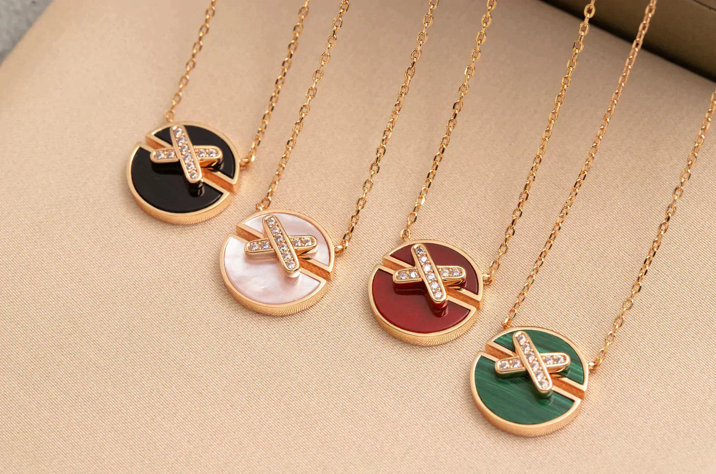 LUXEIFY JEUX DE ROSE GOLD DIAMOND NECKLACE