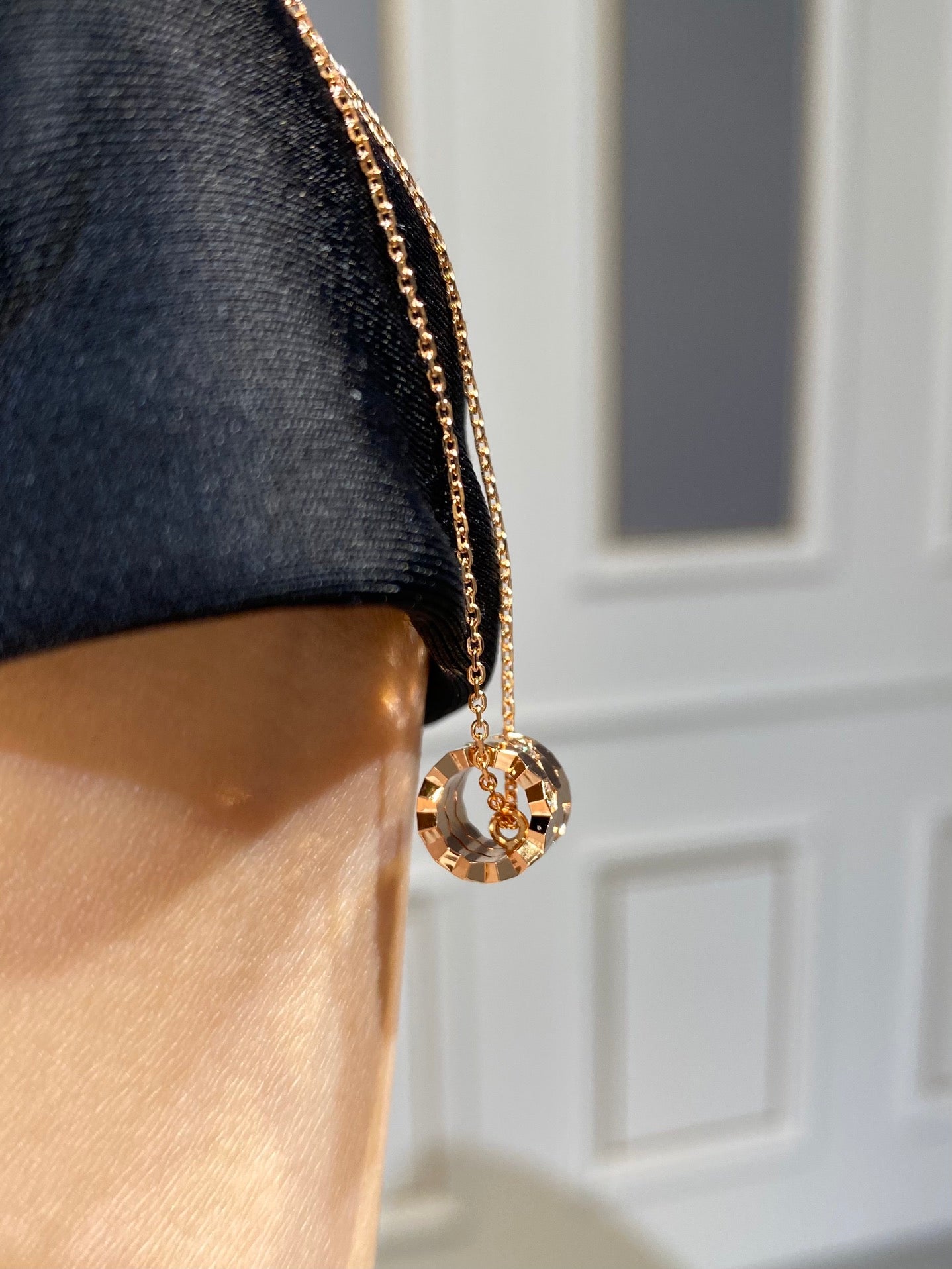 LUXEIFY BEE LOVE DIAMOND NECKLACE
