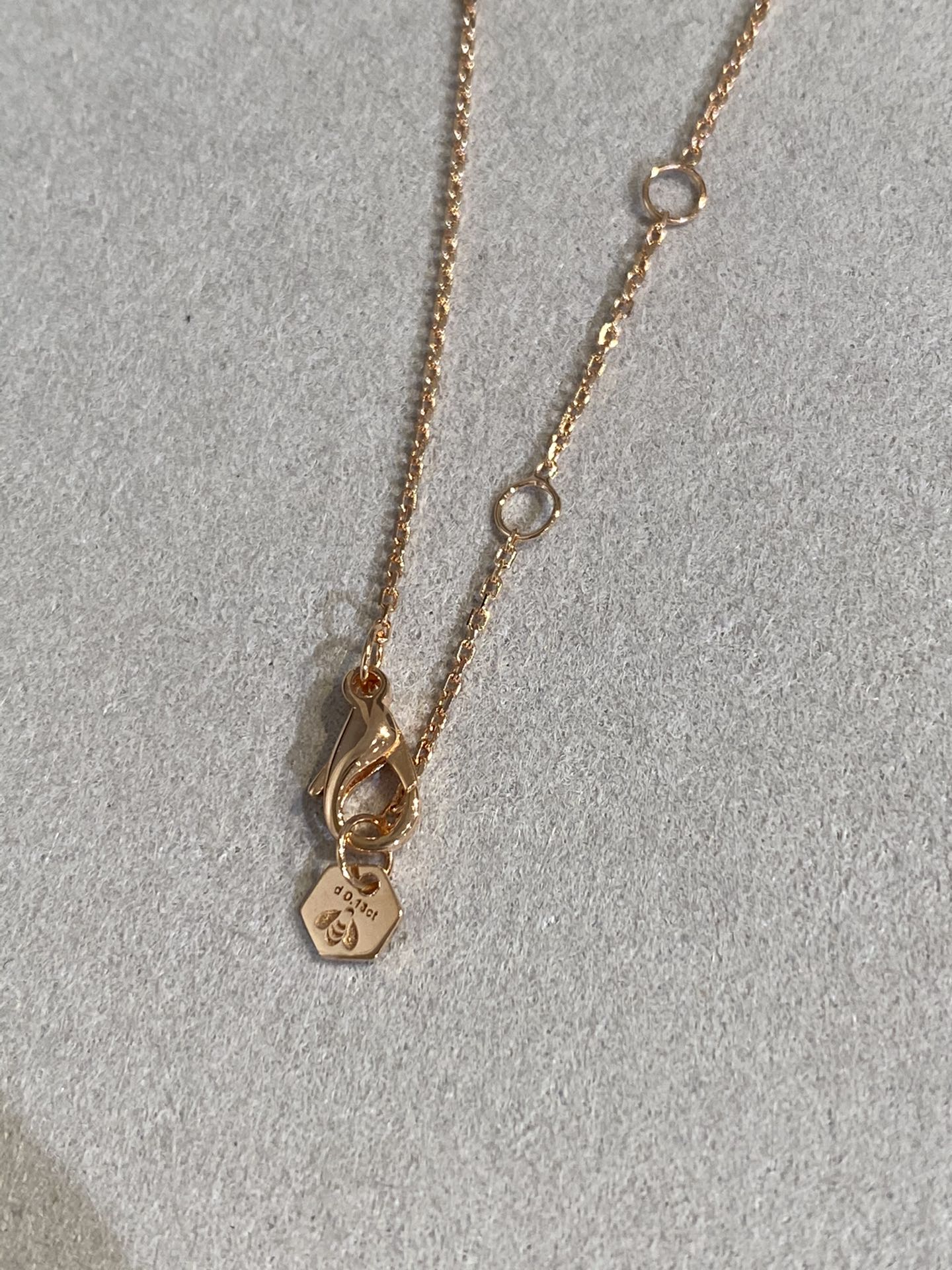 LUXEIFY BEE LOVE DIAMOND NECKLACE